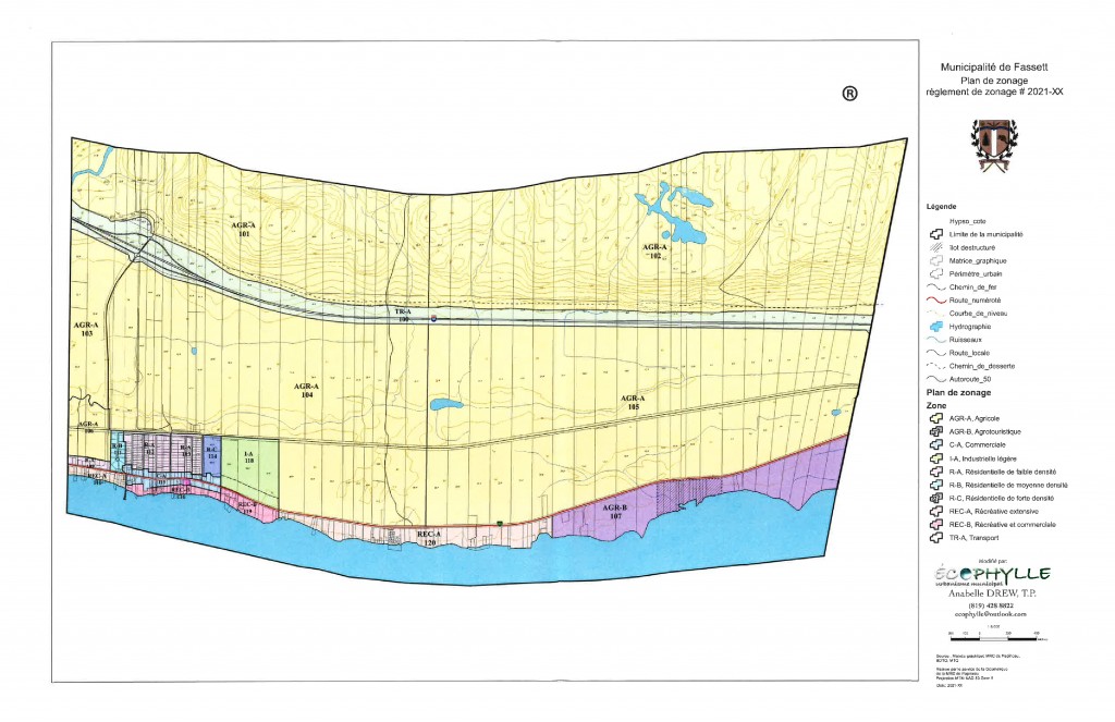 Carte du plan de zonage de Fassett : zones agricoles (AGR-A, AGR-B) couvrant l’essentiel du territoire, bande résidentielle, commerciale et industrielle légère au sud le long de la route, zones récréatives (REC-A, REC-B) en bordure de la rivière, zone de transport (TR-A) pour la voie ferrée, et légende des zones.